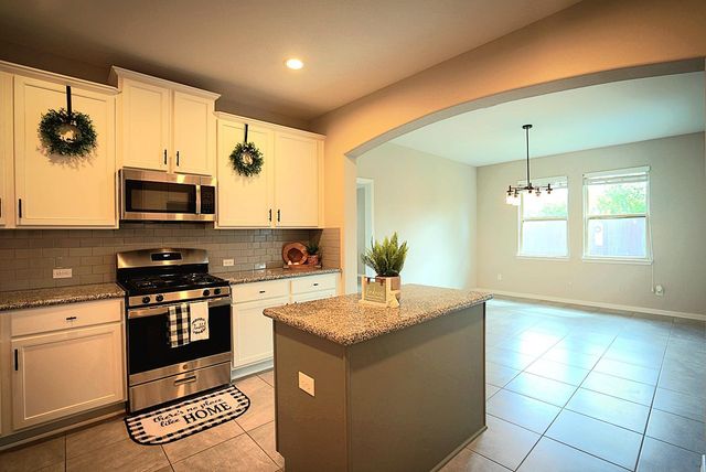 704 Shadow Bend, Richwood, TX 77531