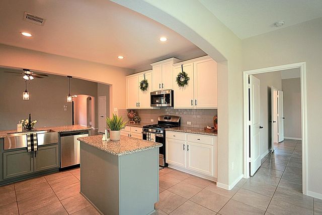 704 Shadow Bend, Richwood, TX 77531