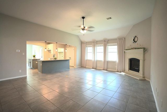 704 Shadow Bend, Richwood, TX 77531