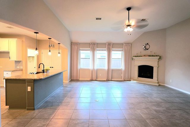 704 Shadow Bend, Richwood, TX 77531