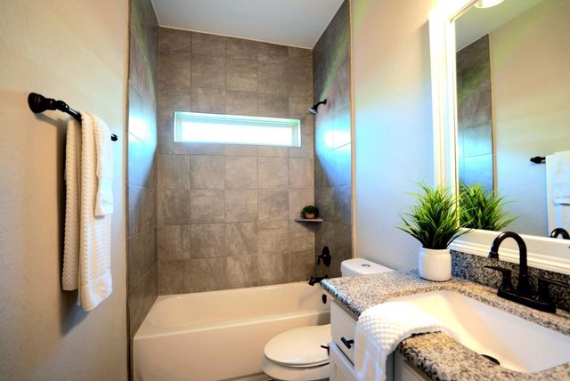 704 Shadow Bend, Richwood, TX 77531