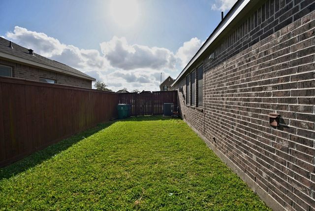 704 Shadow Bend, Richwood, TX 77531