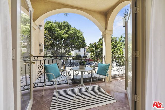 918 S Wooster Street 1, Los Angeles, CA 90035