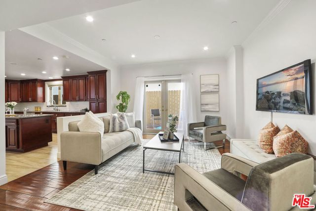 918 S Wooster Street 1, Los Angeles, CA 90035