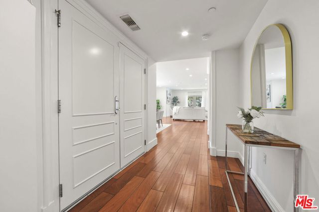 918 S Wooster Street 1, Los Angeles, CA 90035