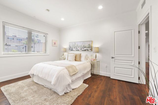 918 S Wooster Street 1, Los Angeles, CA 90035
