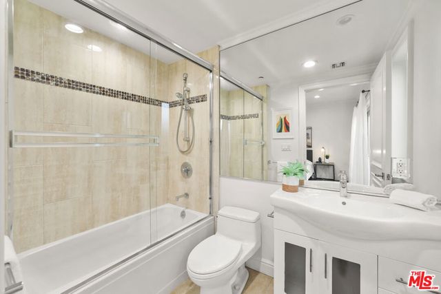 918 S Wooster Street 1, Los Angeles, CA 90035