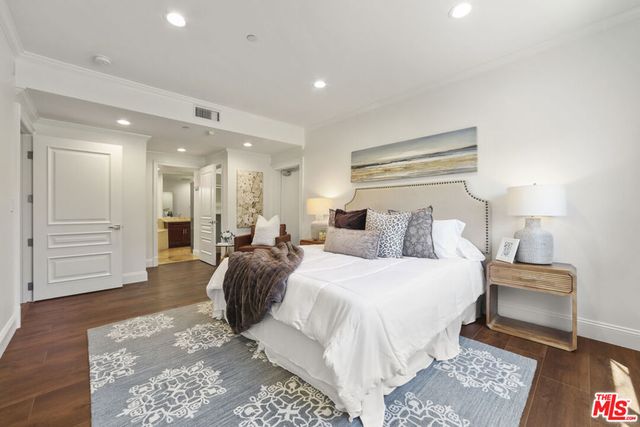 918 S Wooster Street 1, Los Angeles, CA 90035