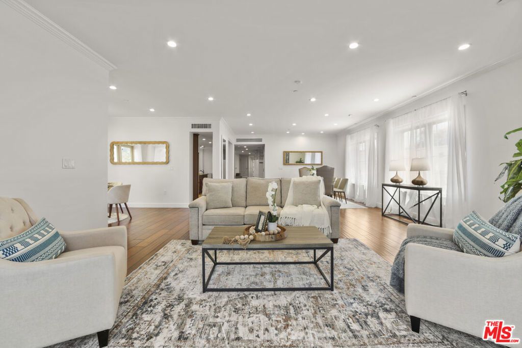 918 S Wooster Street 1, Los Angeles, CA 90035