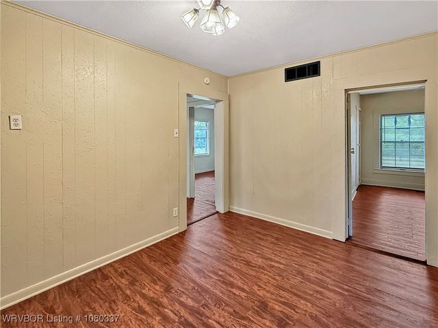 5022 Dora Road, Van Buren, AR 72956