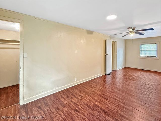 5022 Dora Road, Van Buren, AR 72956