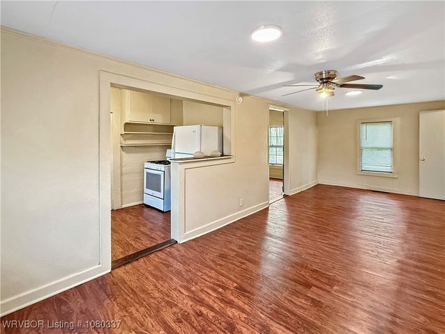 5022 Dora Road, Van Buren, AR 72956