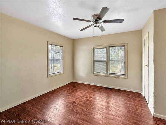 5022 Dora Road, Van Buren, AR 72956