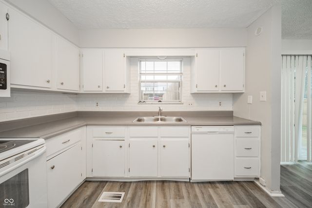 1601 Marborough Lane, Indianapolis, IN 46260