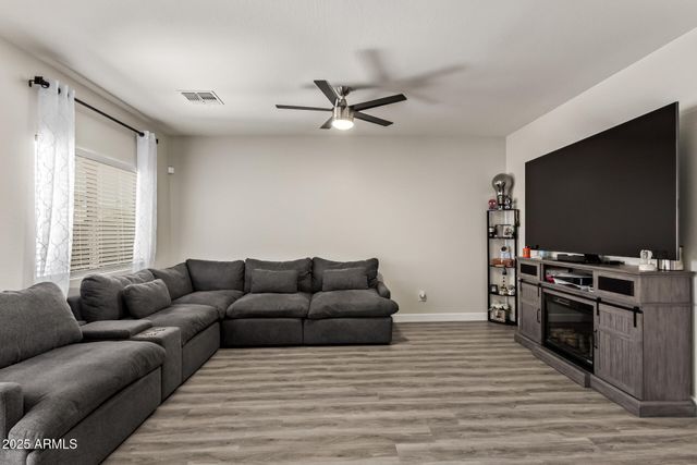 11204 W MOBILE Lane, Tolleson, AZ 85353