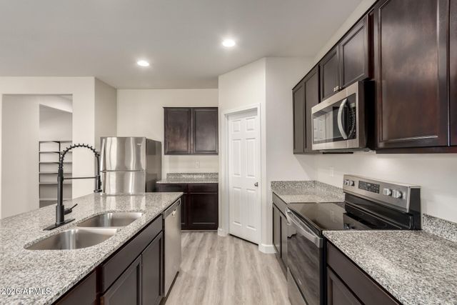 11204 W MOBILE Lane, Tolleson, AZ 85353