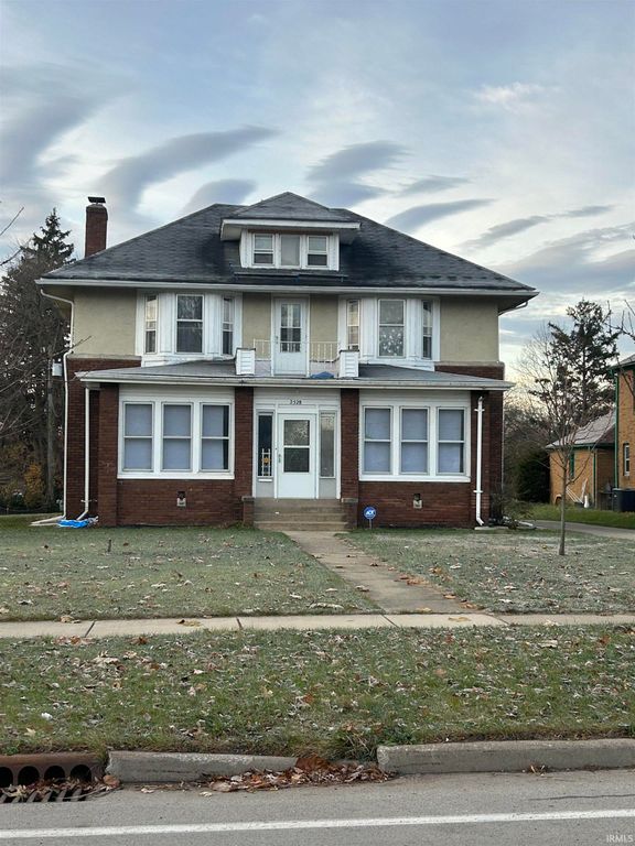 2528 Lincoln Way, South Bend, IN 46628