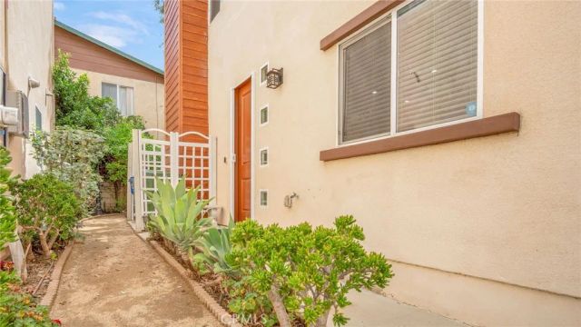 9237 Wakefield Avenue 11, Panorama City, CA 91402