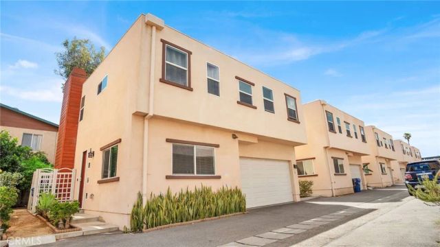 9237 Wakefield Avenue 11, Panorama City, CA 91402