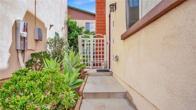 9237 Wakefield Avenue 11, Panorama City, CA 91402