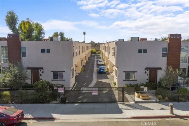 9237 Wakefield Avenue 11, Panorama City, CA 91402