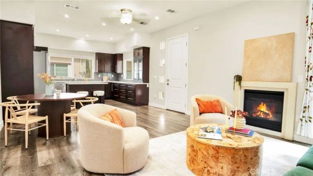 9237 Wakefield Avenue 11, Panorama City, CA 91402