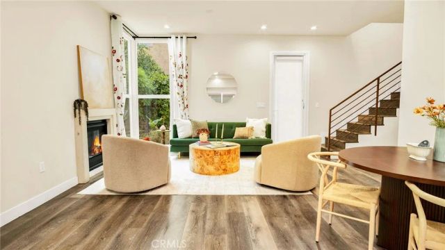 9237 Wakefield Avenue 11, Panorama City, CA 91402