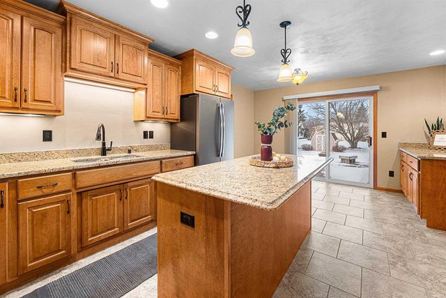 1150 LAAGER LANE, Oshkosh, WI 54902