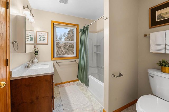 1150 LAAGER LANE, Oshkosh, WI 54902