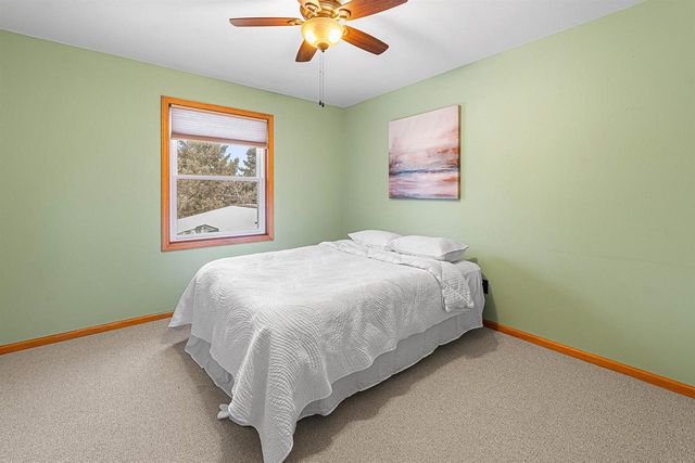 1150 LAAGER LANE, Oshkosh, WI 54902