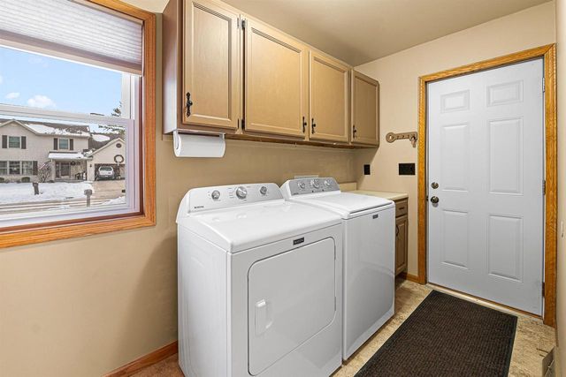 1150 LAAGER LANE, Oshkosh, WI 54902