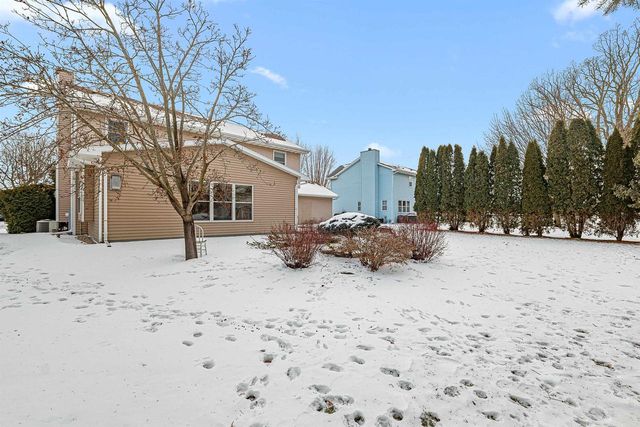 1150 LAAGER LANE, Oshkosh, WI 54902