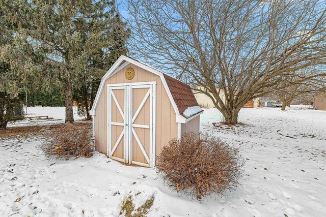 1150 LAAGER LANE, Oshkosh, WI 54902