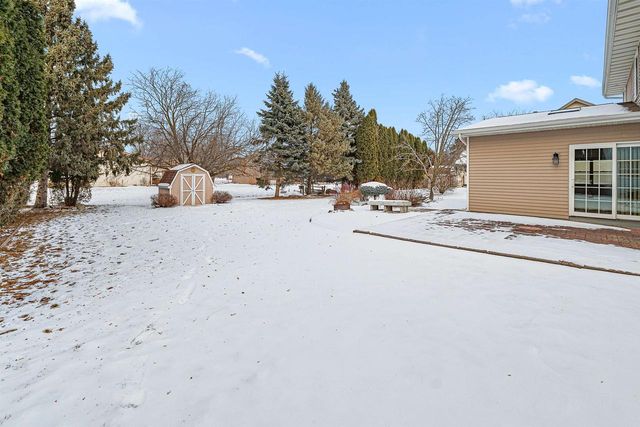 1150 LAAGER LANE, Oshkosh, WI 54902