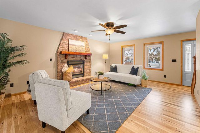 1150 LAAGER LANE, Oshkosh, WI 54902