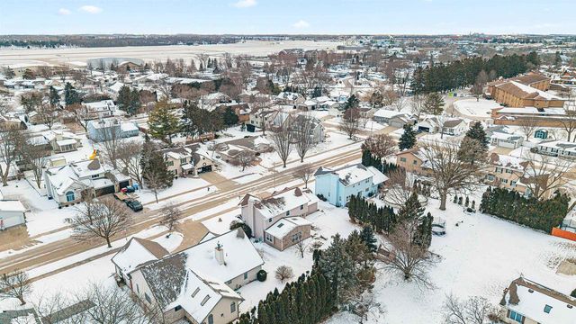 1150 LAAGER LANE, Oshkosh, WI 54902