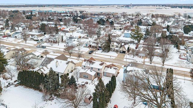 1150 LAAGER LANE, Oshkosh, WI 54902