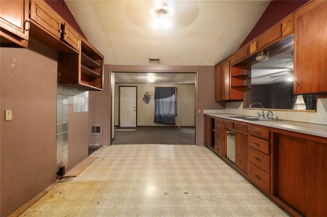 304 Ivy Street, Garden City, MO 64747