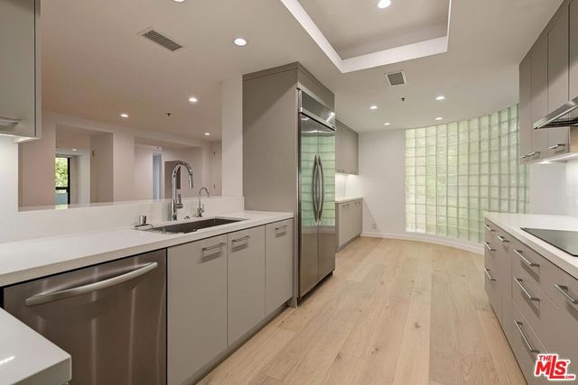 2142 Century Park Lane 102, Los Angeles, CA 90067