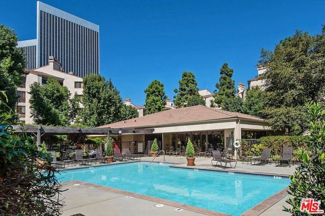 2142 Century Park Lane 102, Los Angeles, CA 90067