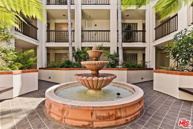 2142 Century Park Lane 102, Los Angeles, CA 90067