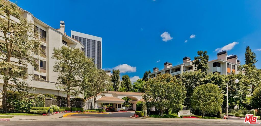 2142 Century Park Lane 102, Los Angeles, CA 90067