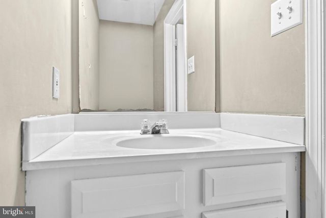6016 ROCKTON CT, Centreville, VA 20121
