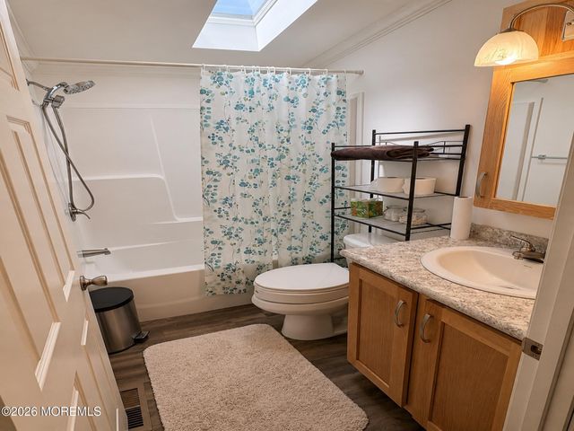 22 Baltimore Avenue, Manahawkin, NJ 08050