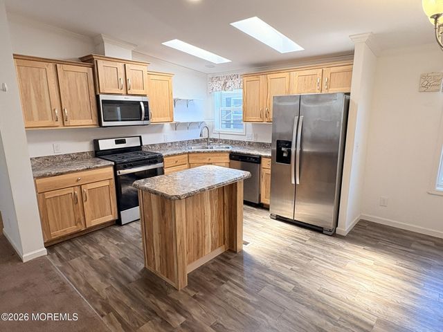 22 Baltimore Avenue, Manahawkin, NJ 08050