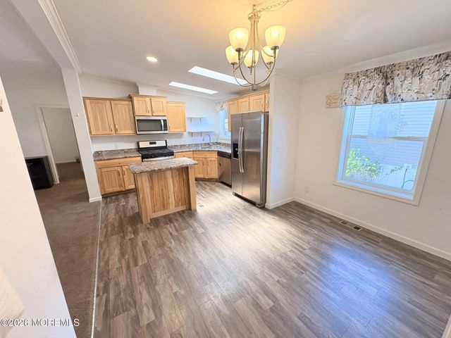 22 Baltimore Avenue, Manahawkin, NJ 08050
