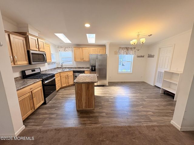 22 Baltimore Avenue, Manahawkin, NJ 08050