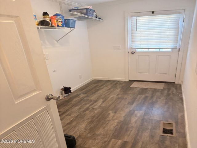 22 Baltimore Avenue, Manahawkin, NJ 08050