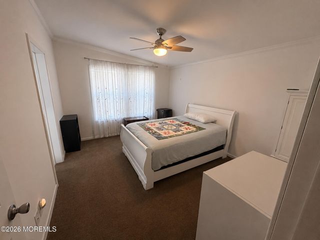 22 Baltimore Avenue, Manahawkin, NJ 08050