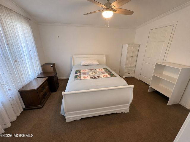 22 Baltimore Avenue, Manahawkin, NJ 08050